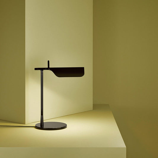 Nordic and Italian designer creative lamp art bedside bedroom living room hotel home LED reading table lamp