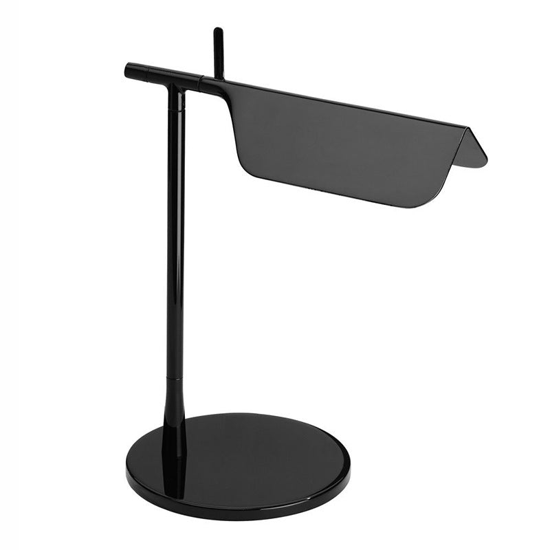 Nordic and Italian designer creative lamp art bedside bedroom living room hotel home LED reading table lamp